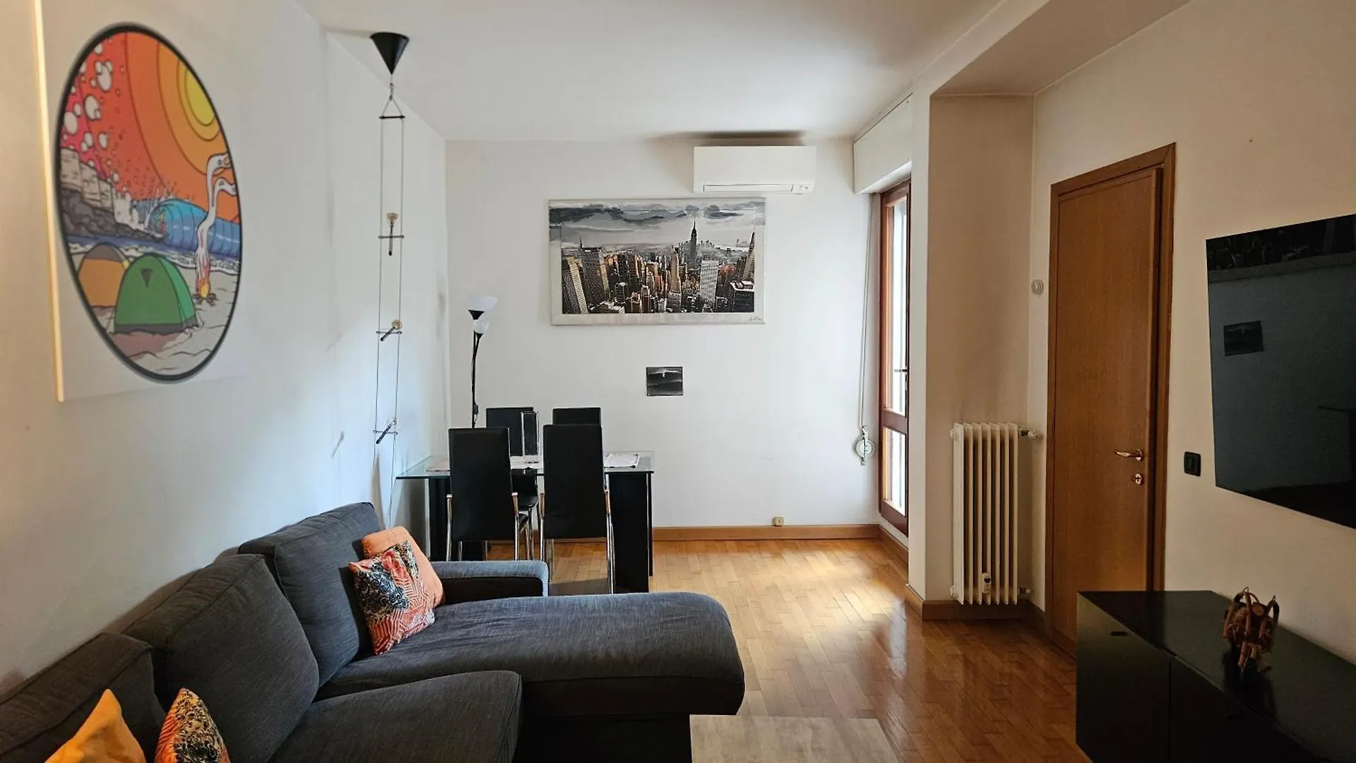 Two Bedrooms Design Apartment In The Heart Of Padua